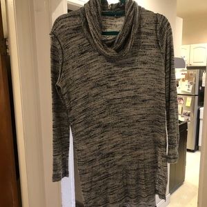 Cowl neck grey ASTR turtle neck